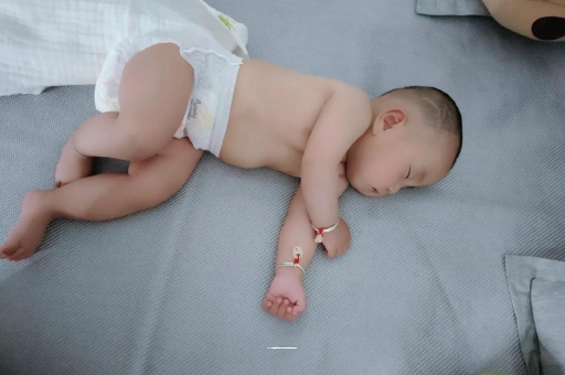 东营宝宝流白色粘鼻涕